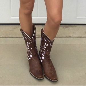 Floral Ariat Cowboy boots